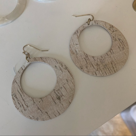 Gold statement earring bundle - Picture 5 of 5